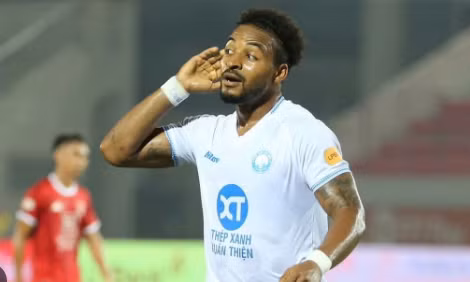 Xuân Son gia hạn hợp đồng với Nam Định FC.