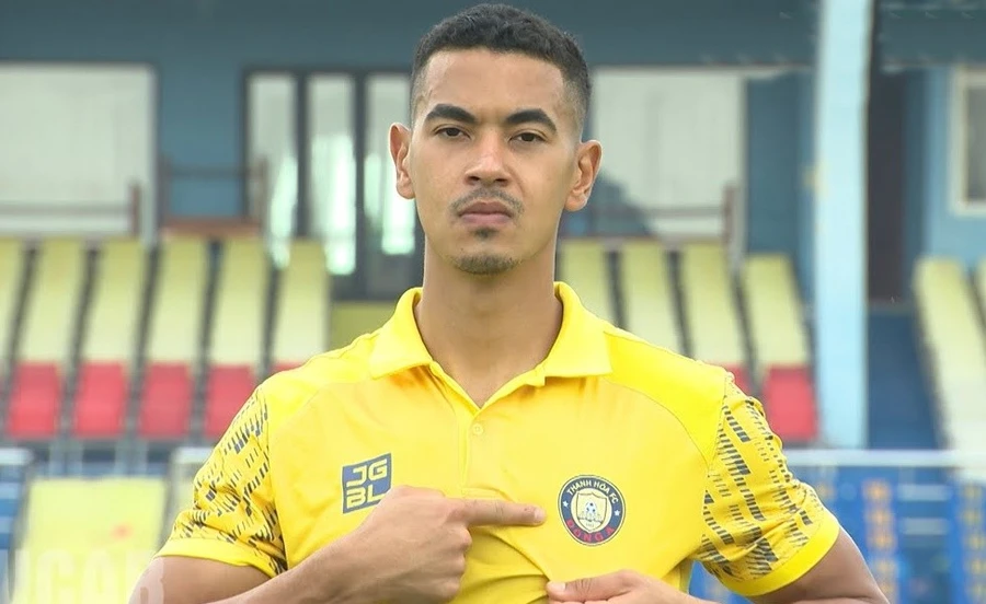 Gustavo Santos của CLB Thanh Hóa bị treo giò ở vòng 1 V-League.