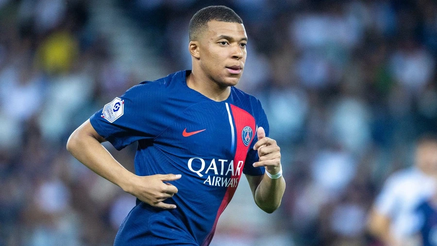  Mbappe được HLV Ancelotti lên tiếng bênh vực.