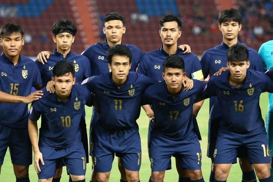 Hiện, đội tuyển Thái Lan đang đứng nhì bảng D với 9 điểm như Turkmenistan, nhưng xếp sau do kém hiệu số đối đầu (thua 1-3). u-23-thai-6980.jpg