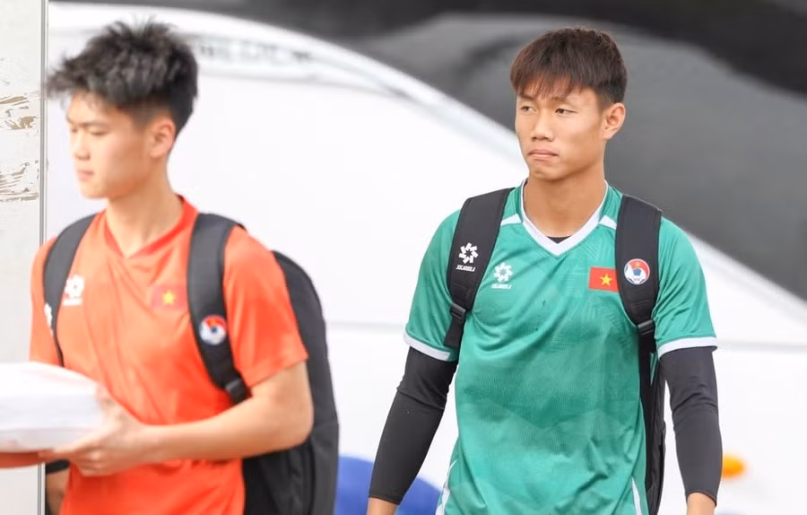 Thủ môn U17 Việt Nam tự tin trước trận gặp U17 Nhật Bản.