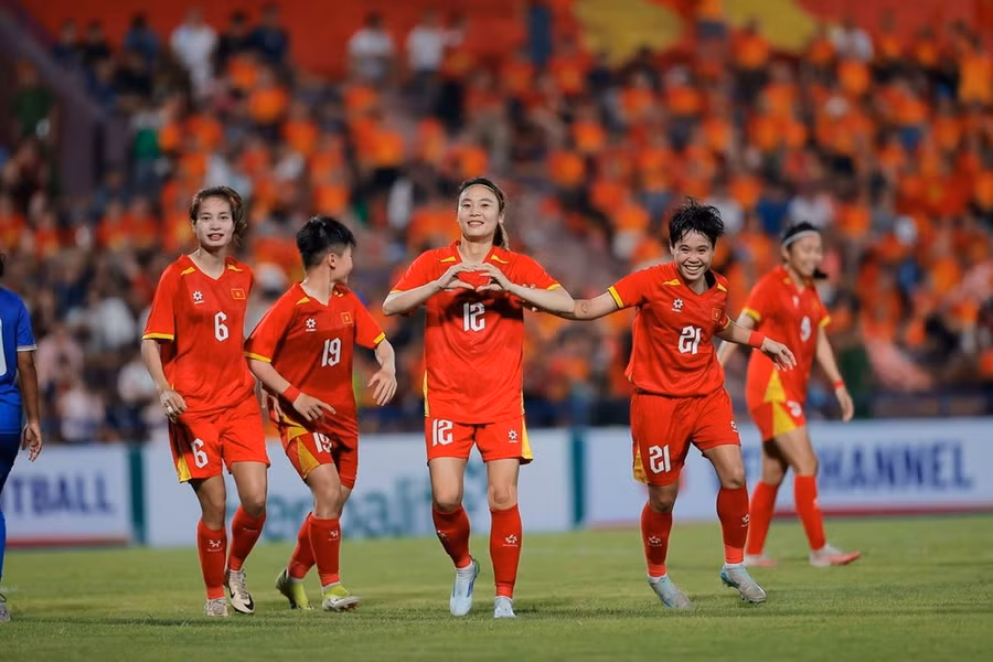 Tuyển nữ Việt Nam bỏ xa Thái Lan trên bảng xếp hạng FIFA.