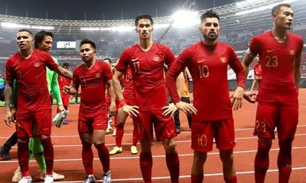 Tuyển Indonesia nhận loạt án phạt từ FIFA.