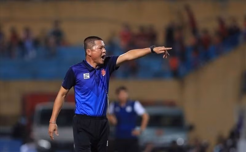 HLV Chu Đình Nghiêm hài lòng với trận thắng Thanh Hóa.