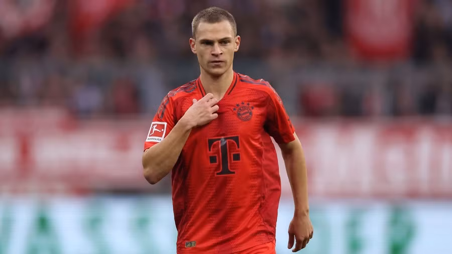Kimmich lọt tầm ngắm của PSG và Barca.