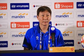HLV Kim Sang Sik giúp U23 Việt Nam vô địch U23 Đông Nam Á với thành tích toàn thắng.