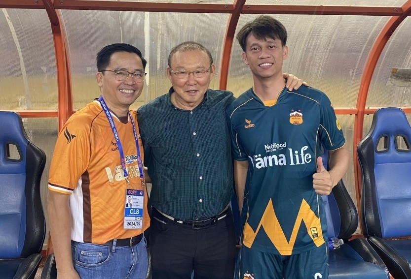 HLV Park Hang Seo tới dự khán trận đấu của Hoàng Anh Gia Lai ở vòng 18 V-League.