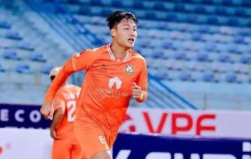 Mạc Hồng Quân cân nhắc chia tay Bình Định FC.