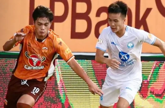 Hoàng Anh Gia Lai cầm hòa Nam Định ở vòng 3 V-League.