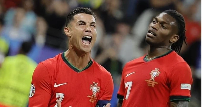 C.Ronaldo nguy cơ bị cấm thi đấu vì quảng cáo bất hợp Pháp ở EURO 2024.