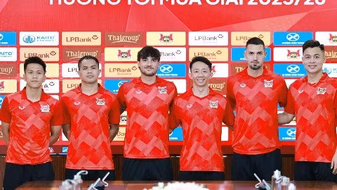 Ninh Bình FC giao hữu CLB Sinh Viên Hàn Quốc ở giải quốc tế tiền V-League.