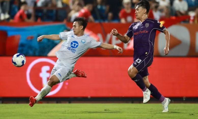 Nam Định thua sốc CLB Becamex TP.HCM ở vòng 7 V-League.