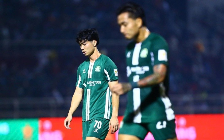 Công Phượng hỏng phạt đền khiến Bình Phước lỡ hẹn V-League 2025/26.