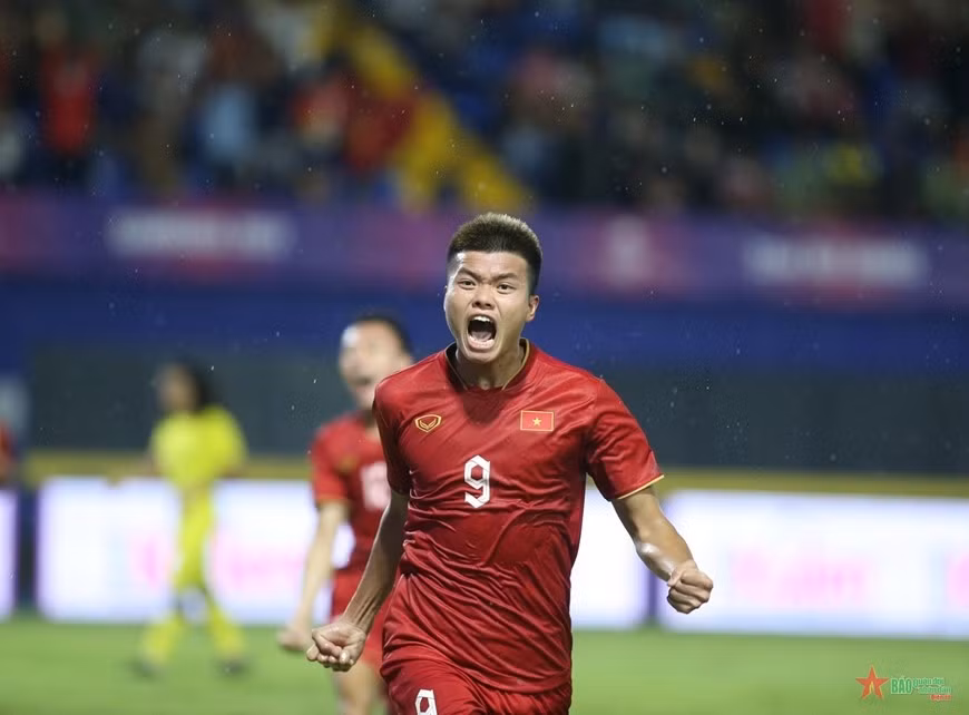 Tiền đạo Văn Tùng được CLB Bình Phước đánh tiếng hỏi mua.