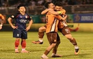 Hoàng Anh Gia Lai đánh bại Công an Hà Nội trên sân nhà ở vòng 7 V-League.