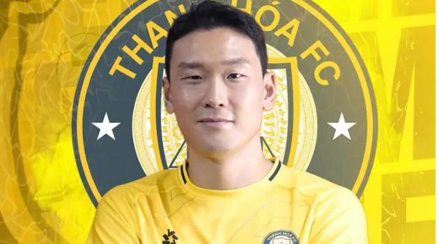 Hậu vệ người Hàn Quốc Kim Won Sik gia nhập Thanh Hóa FC.