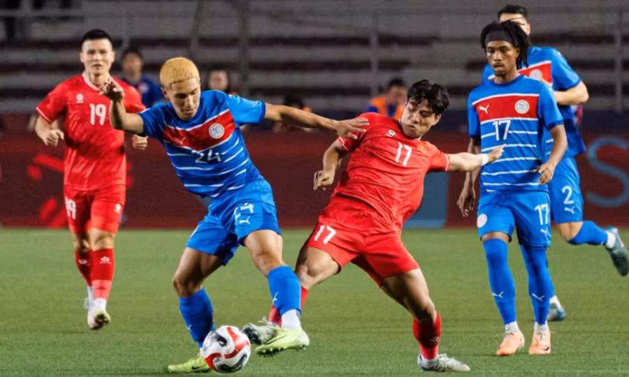 Tuyển Việt Nam rộng cửa vào bán kết sau trận hòa Philippines.