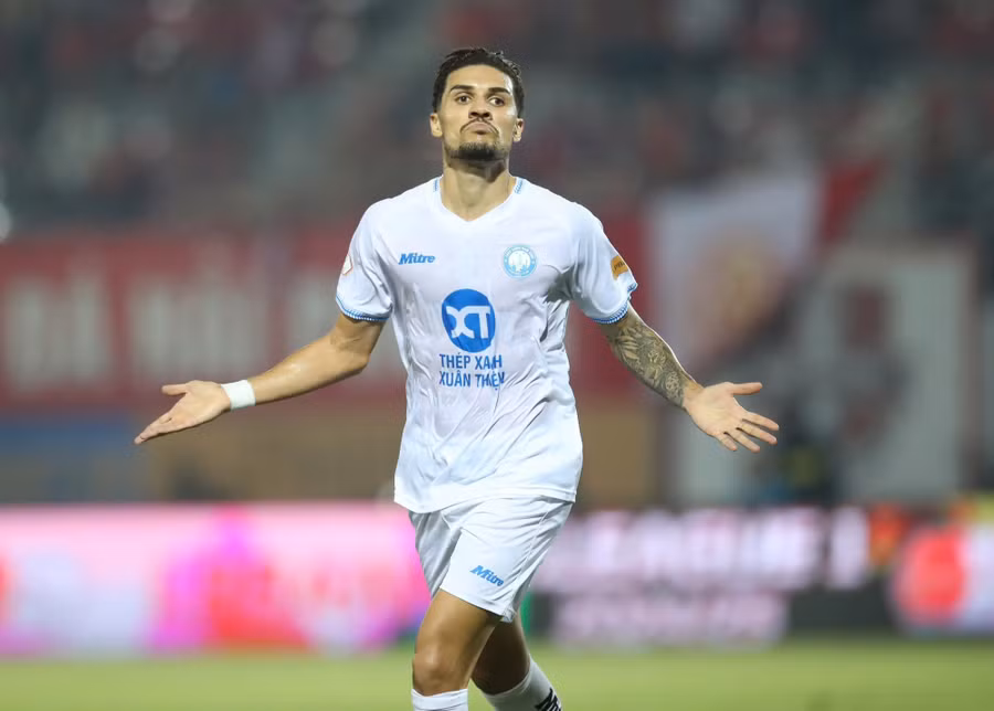  Tiền vệ Hendrio lên kế hoạch nhập tịch Việt Nam.