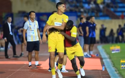 Gustavo Sant Ana Santos bị treo giò ở vòng 2 V-League.