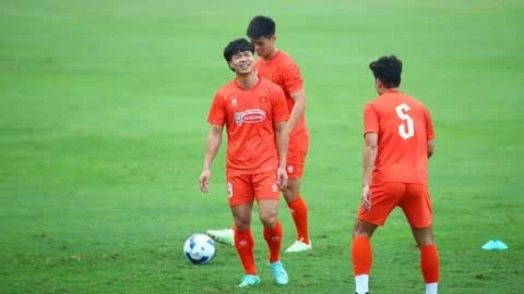 Công Phượng nguy cơ sớm chia tay tuyển Việt Nam vì chấn thương.