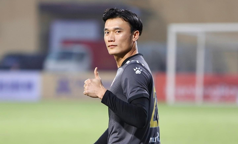  Bùi Tiến Dũng quyết thắng Bình Phước ở trận Play off.