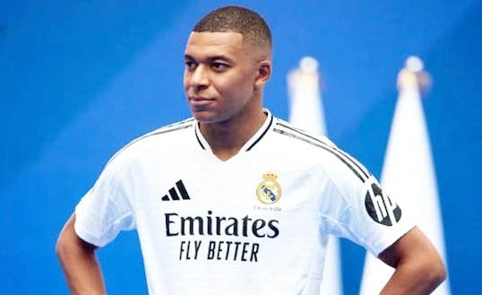 Mbappe nhận nhiệm vụ sút phạt tại Real Madrid.