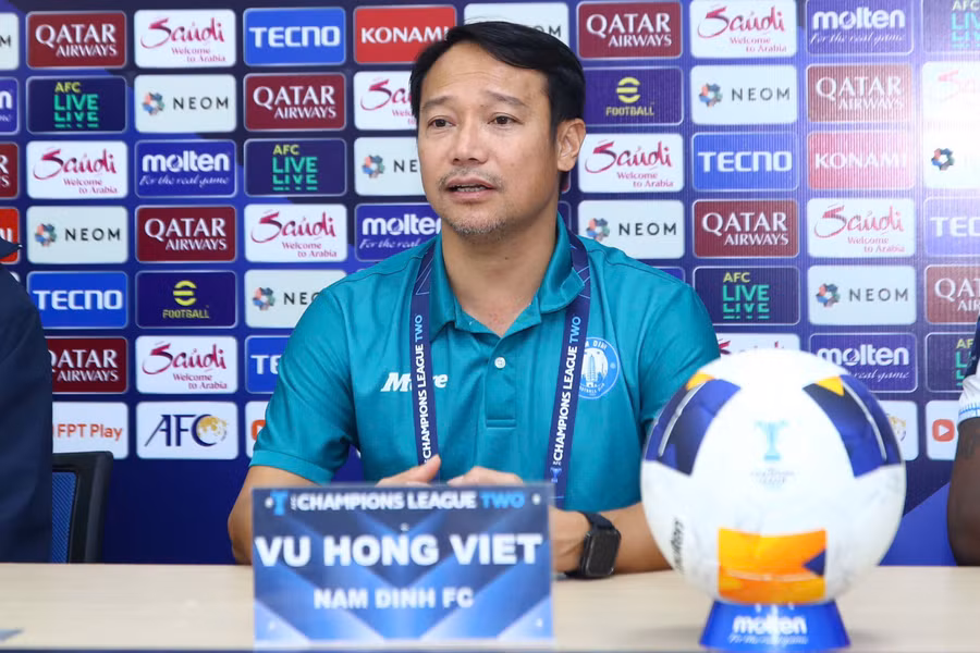 Nam Định quyết thắng Tampines Rovers ở Cúp C2.