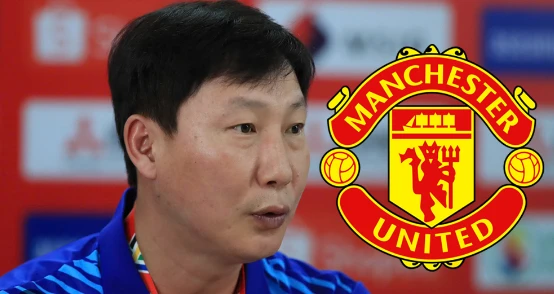HLV Kim Sang-sik gặp khó về lực lượng ở trận gặp Man United.