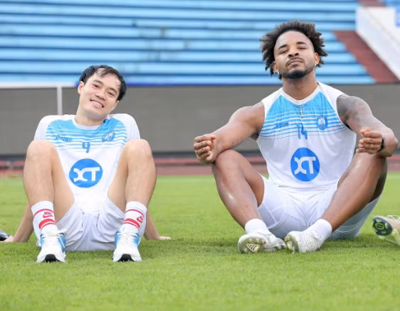 Văn Toàn bỏ lỡ lượt đi V-League 2025/26 vì chấn thương.