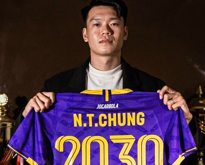 Thành Chung gia hạn với Hà Nội FC tới đến năm 2030.