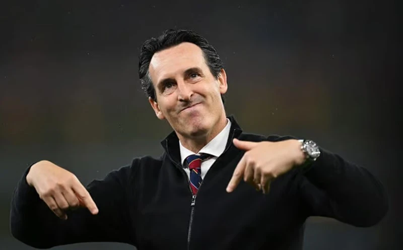 Unai Emery lọt tầm ngắm của Man United.