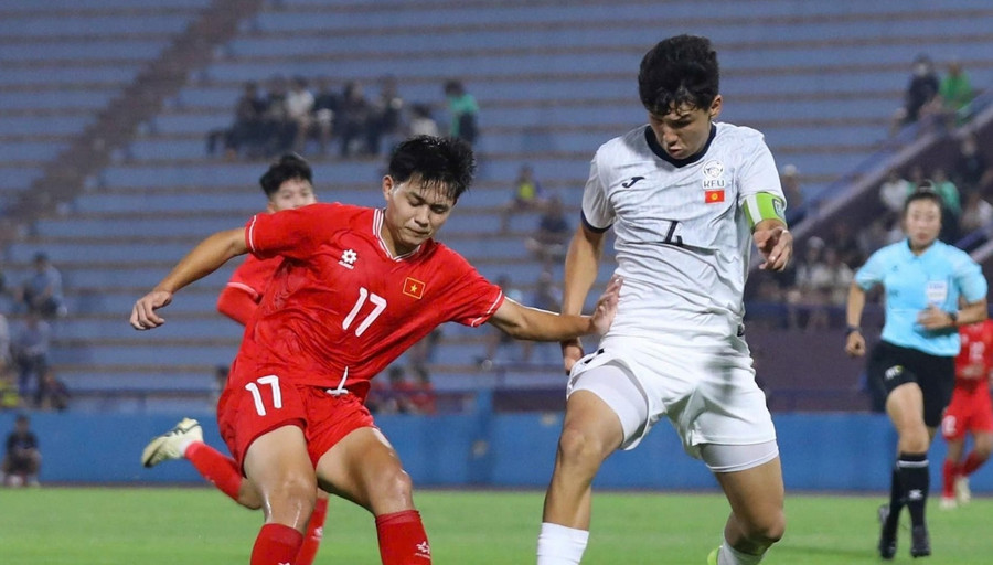 U17 Việt Nam thắng ấn tượng U17 Singapore ở giải châu Á.