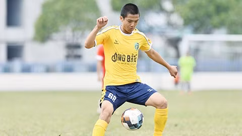 Trần Gia Huy tái hợp Hòa Bình FC ở giải hạng Nhất.