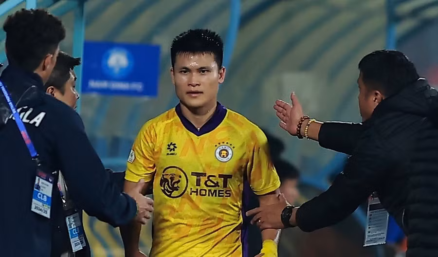 Tuấn Hải trở thành tội đồ ở trận thua Nam Định.