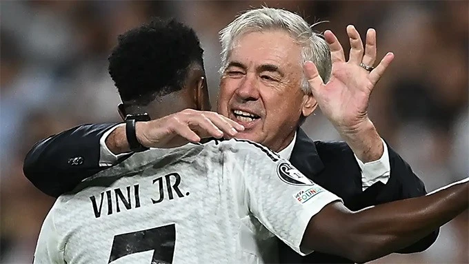 HLV Ancelotti và Vinicius được Al-Hilal đánh tiếng muốn chiêu mộ.