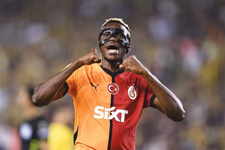 Osimhen có cơ hội lớn gia nhập Man United.