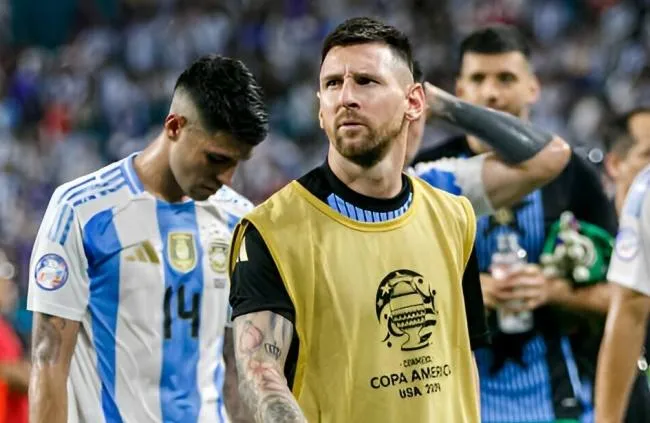 Messi nguy cơ ngồi ngoài trận tứ kết Copa America gặp Ecuador.