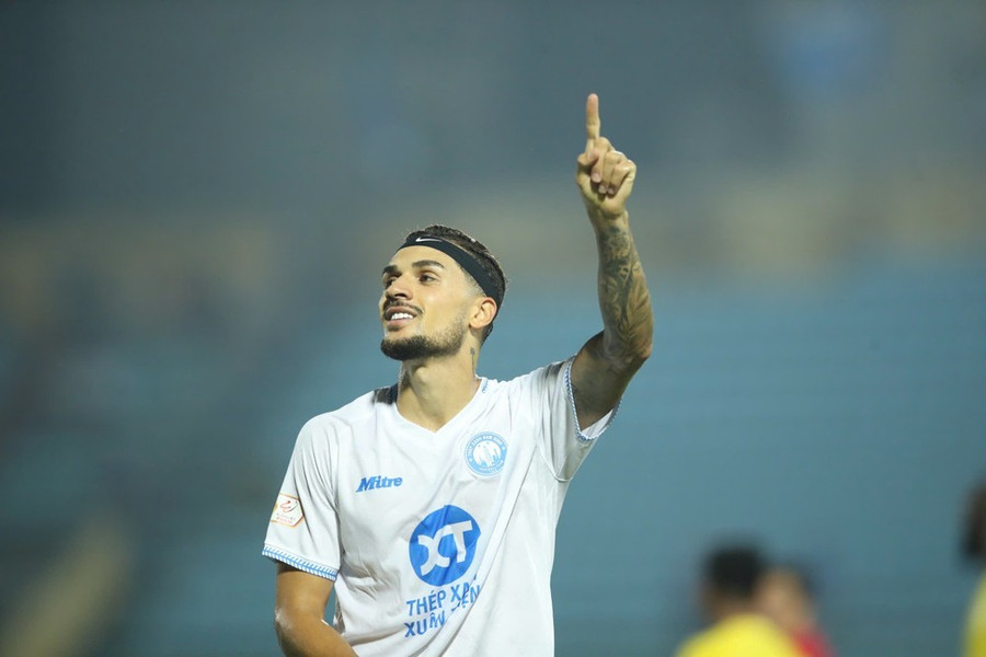  Hendrio da Silva chưa chốt được tương lai sau khi chia tay Nam Định.