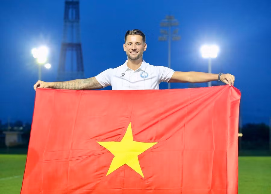 Mitchell Clement Dijks gia nhập Thép xanh Nam Định.