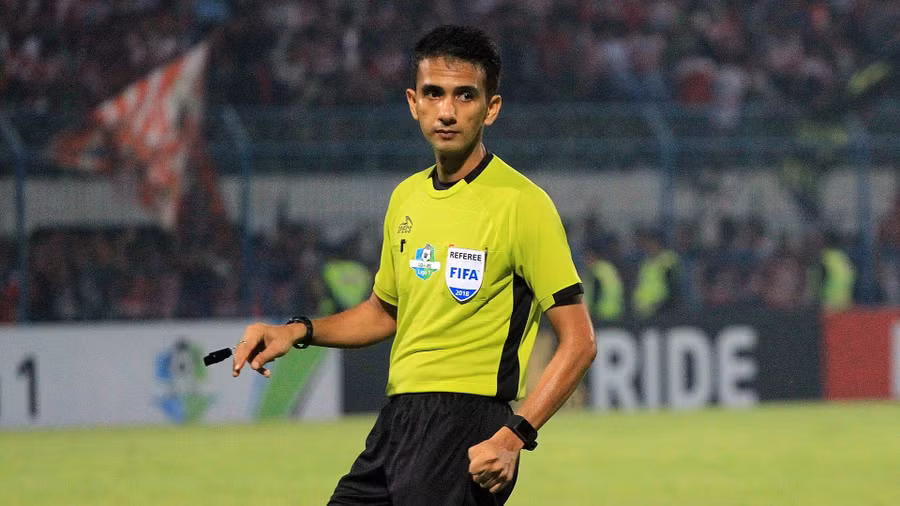 Trọng tài Thoriq Munir bắt trận U23 Việt Nam - U23 Yemen.