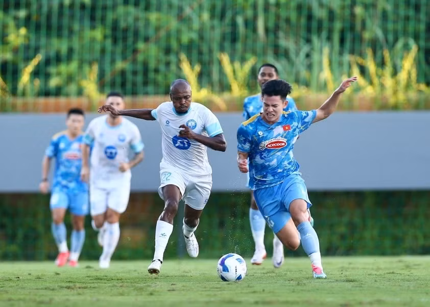 Tuyển Việt Nam bất ngờ tụt bậc trên bảng xếp hạng FIFA.