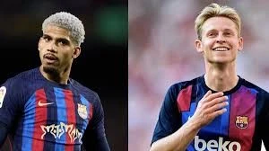 Araujo và De Jong vẫn chưa gia hạn với Barca.