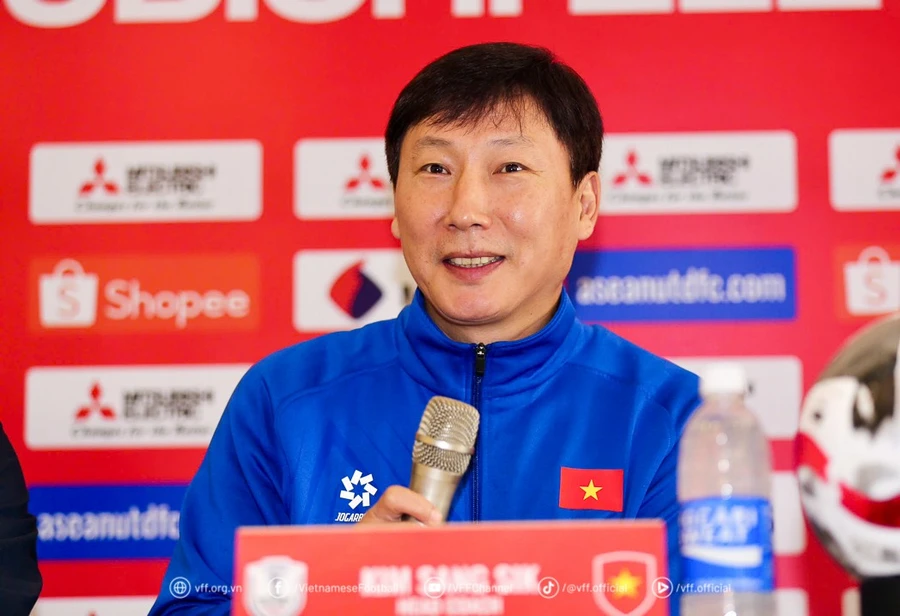 HLV Kim Sang Sik thất vọng với bàn thắng của Supachok ở chung kết ASEAN Cup 2024.