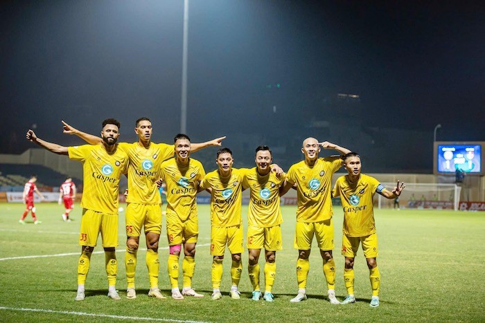 CLB Đông Á Thanh Hóa với CLB Thể Công - Viettel vòng 19 V-League được điều hành bởi trọng tài ngoại.