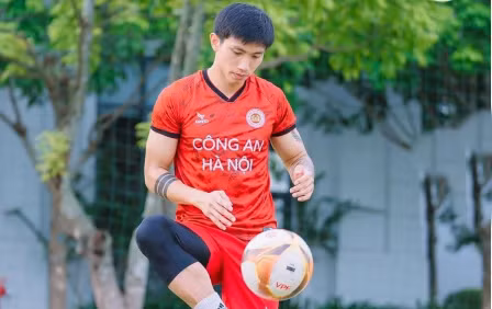 Đoàn Văn Hậu không tham dự lượt đi V-League 2025/2026.