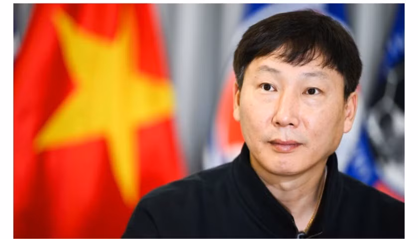HLV Kim Sang-sik tích cực tuyển quân cho đội tuyển Việt Nam.