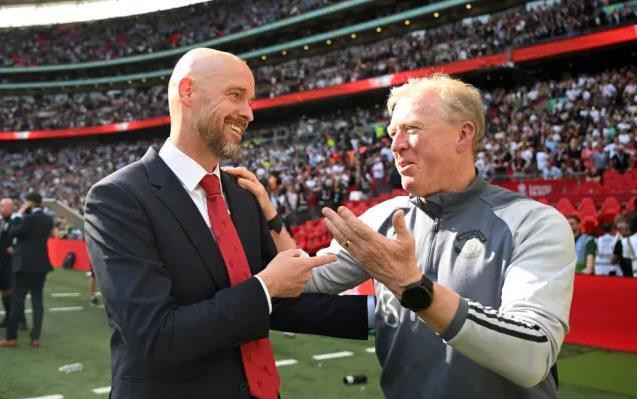 Trợ lý HLV Ten Hag Steve McClaren dẫn dắt tuyển Jamaica sau khi rời MU.