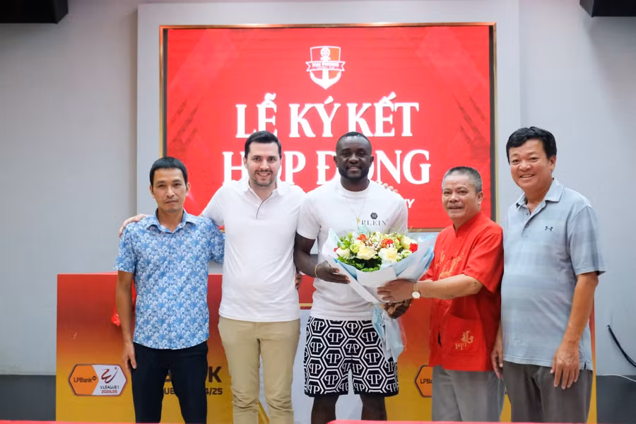 Tiền đạo Joel Tagueu gia nhập Hải Phòng FC.