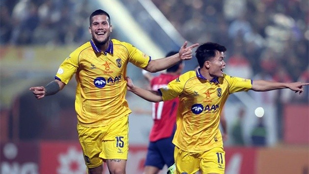 Sông Lam Nghệ An hiện đang gặp khó ở V-League.