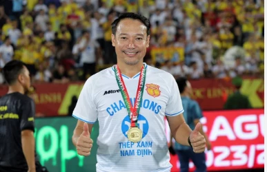 HLV Vũ Hồng Việt hài lòng về trận thắng Lee Man FC.